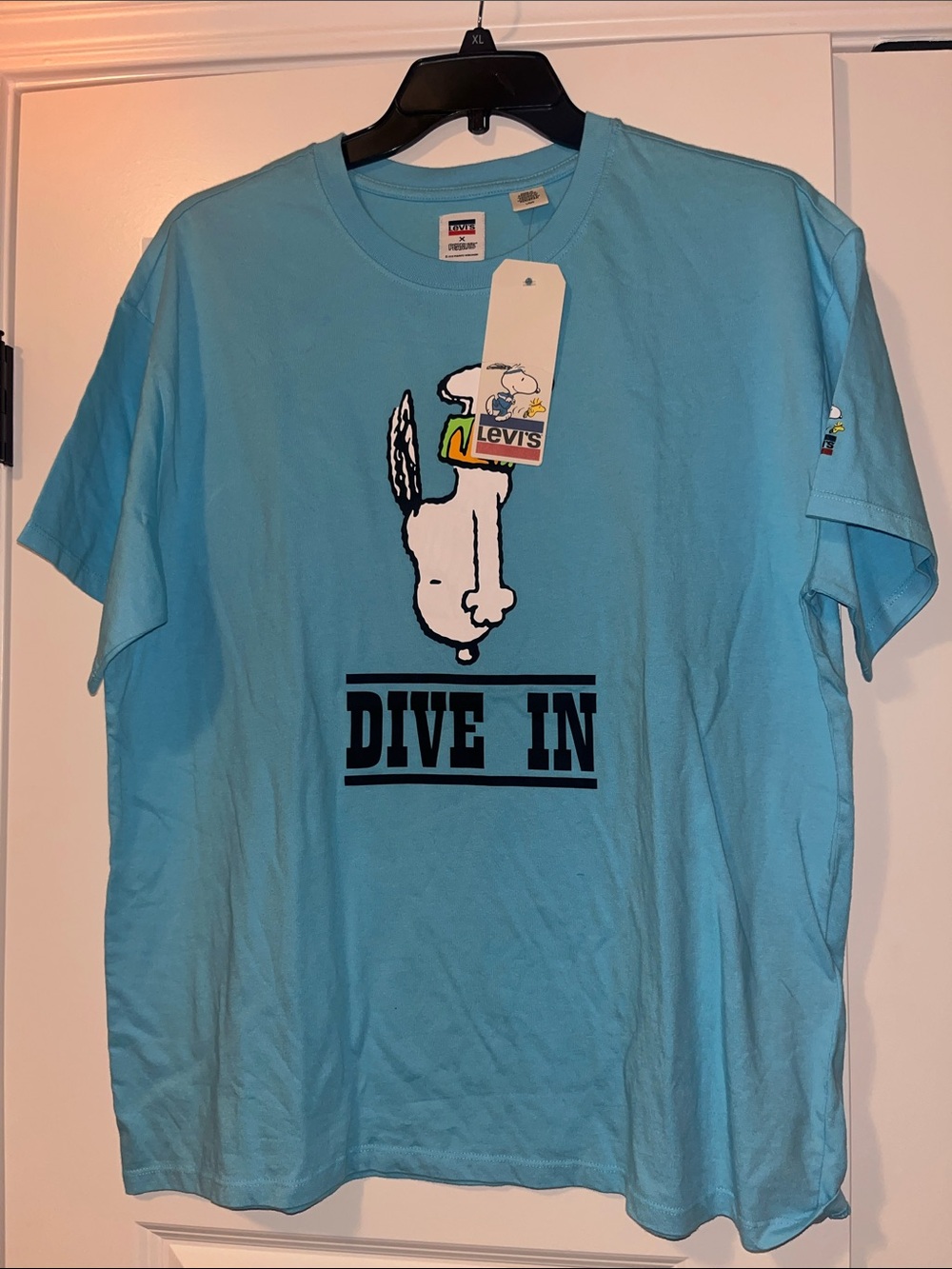 LEVI’S OVERSIZED GRAPHIC TEE ROWING SNOOPY BLUE Dive In swimming beach